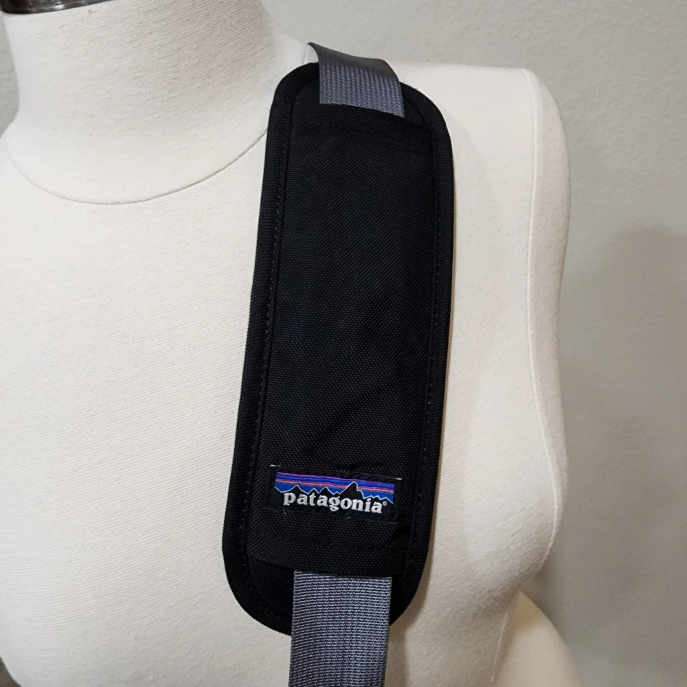 Patagonia Padded Messenger Bag Laptop Carrier Travel Bag Nylon Shoulder Strap
